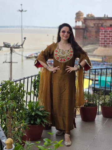 Neck work suit Neck work suit