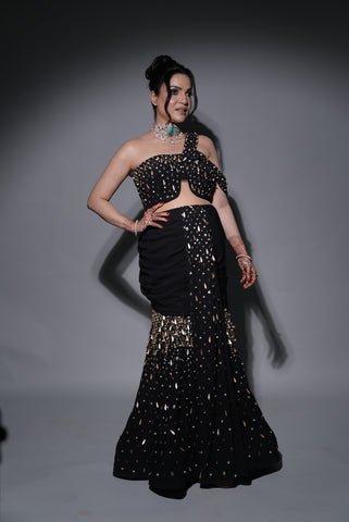 One shoulder drape One shoulder drape