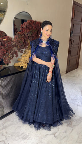 Open cape gown Open cape gown