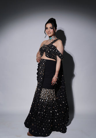 One shoulder drape One shoulder drape