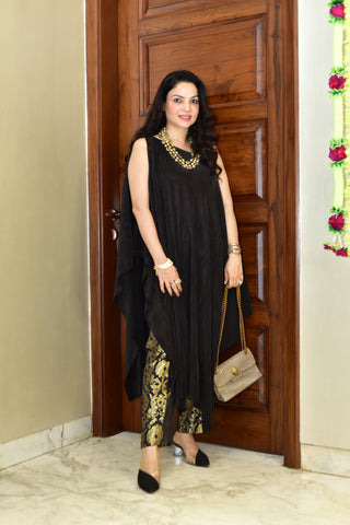 Asymmetrical kaftan set Asymmetrical kaftan set