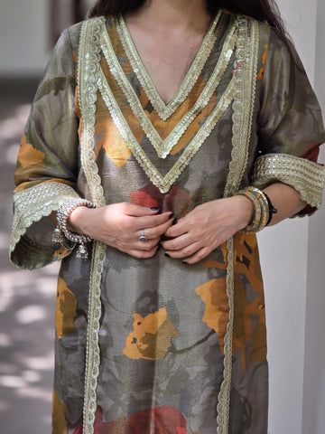 A-line long silhouette A-line long silhouette