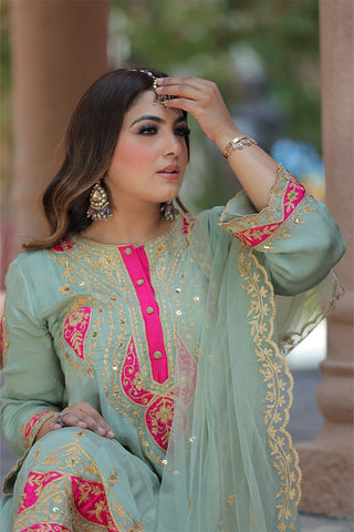 Zoya (Nóòr e Ránì) Zoya (Nóòr e Ránì)