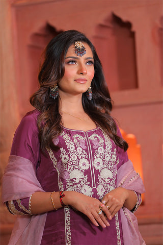 Gulnaz (Nóòr e Ránì) Gulnaz (Nóòr e Ránì)