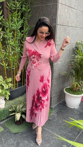 Stretchable pleats dress