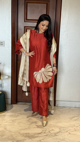 Appliqué work suit