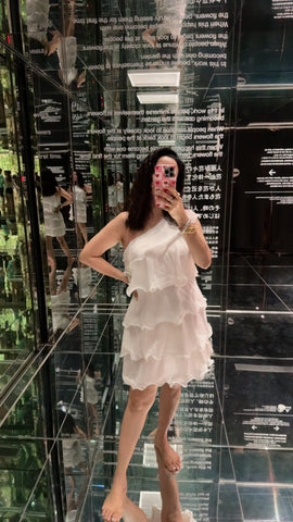 White frill dress