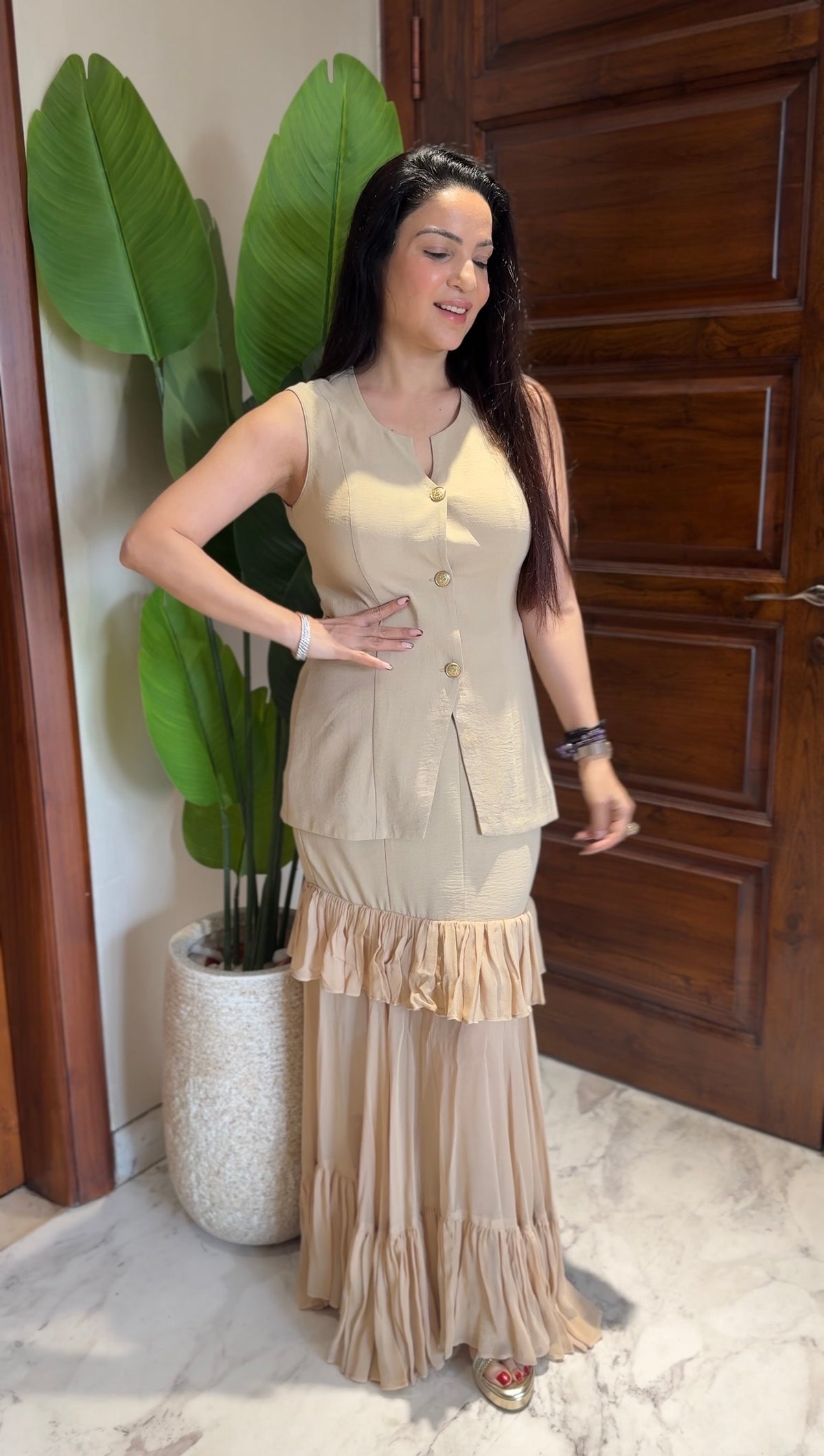 Beige skirt top