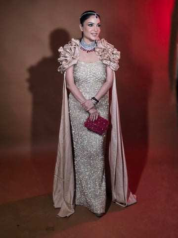 Wired cape sleeves gown