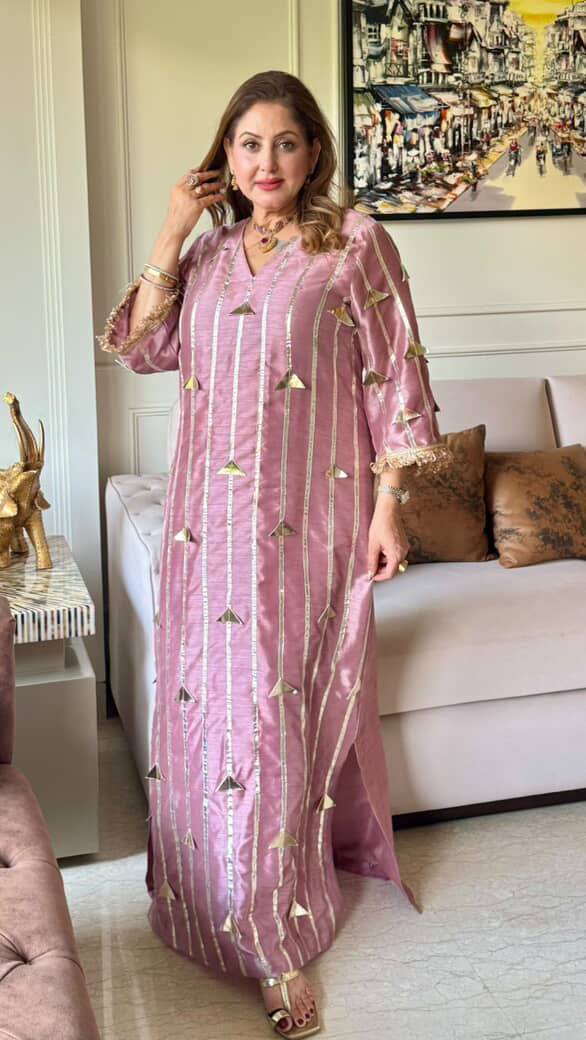 One piece pink long silhouette