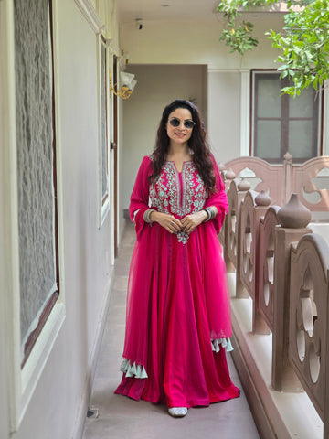 A line Anarkali (Banaras edit)