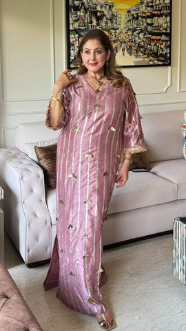 One piece pink long silhouette